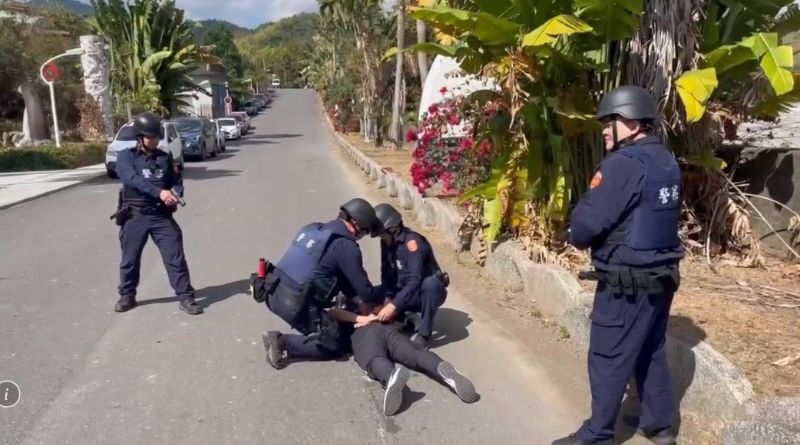 港灣新聞網／春節前防搶實戰演練！六龜警攜手農會強化金融機構安全