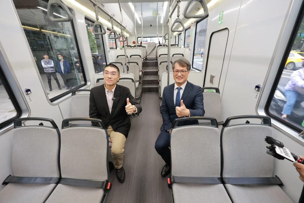 鴻華 MODEL T 前進基隆　啟動綠色交通新篇章