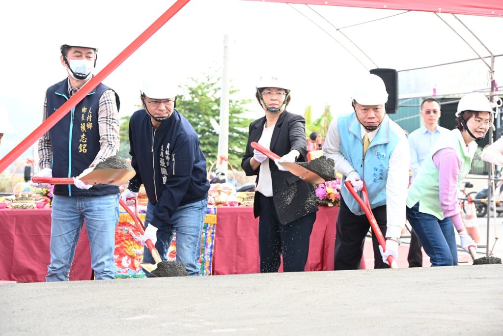 影音/提升用路人安全  員林市石笱排水堤岸道路開工動土