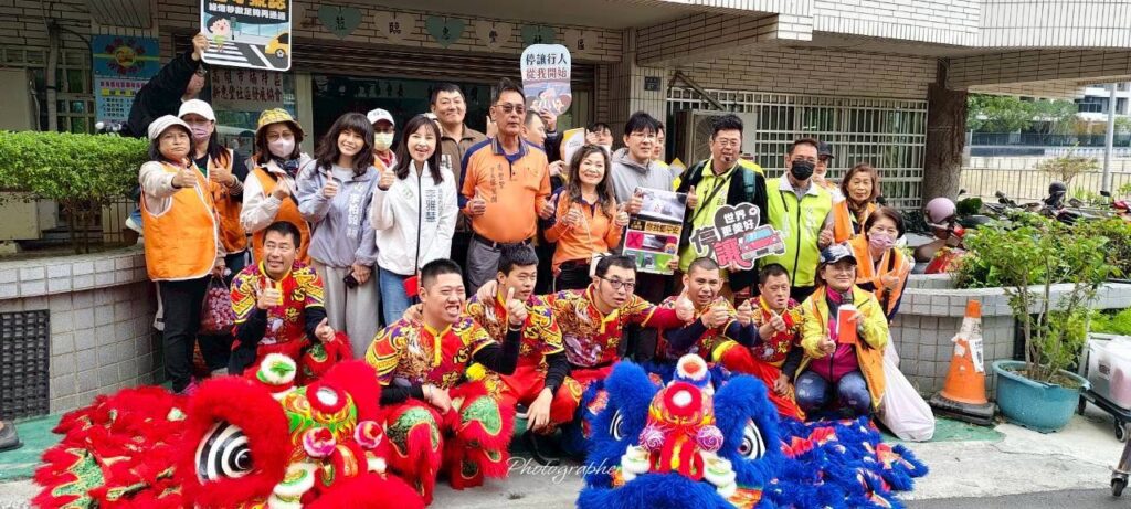 高雄惠豐里新春走春拜年　結合心路舞獅與健康關懷凝聚鄰里情誼