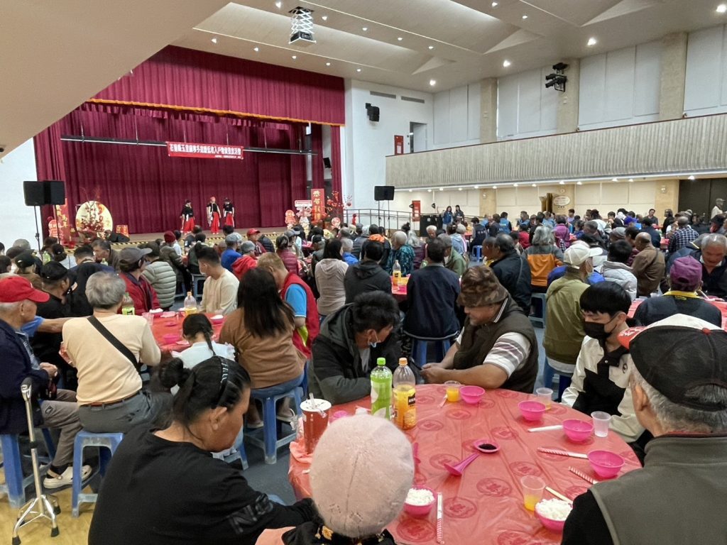玉里低收圍爐活動  提早歡愉慶新年  
