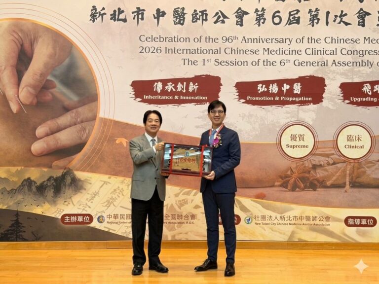 中醫學研究之光!高雄長庚蔡明諺部主任榮獲「中醫師華佗醫療奉獻獎」 以實證醫學推動中西整合 讓台灣中醫走向國際 - 屏東時報電子報