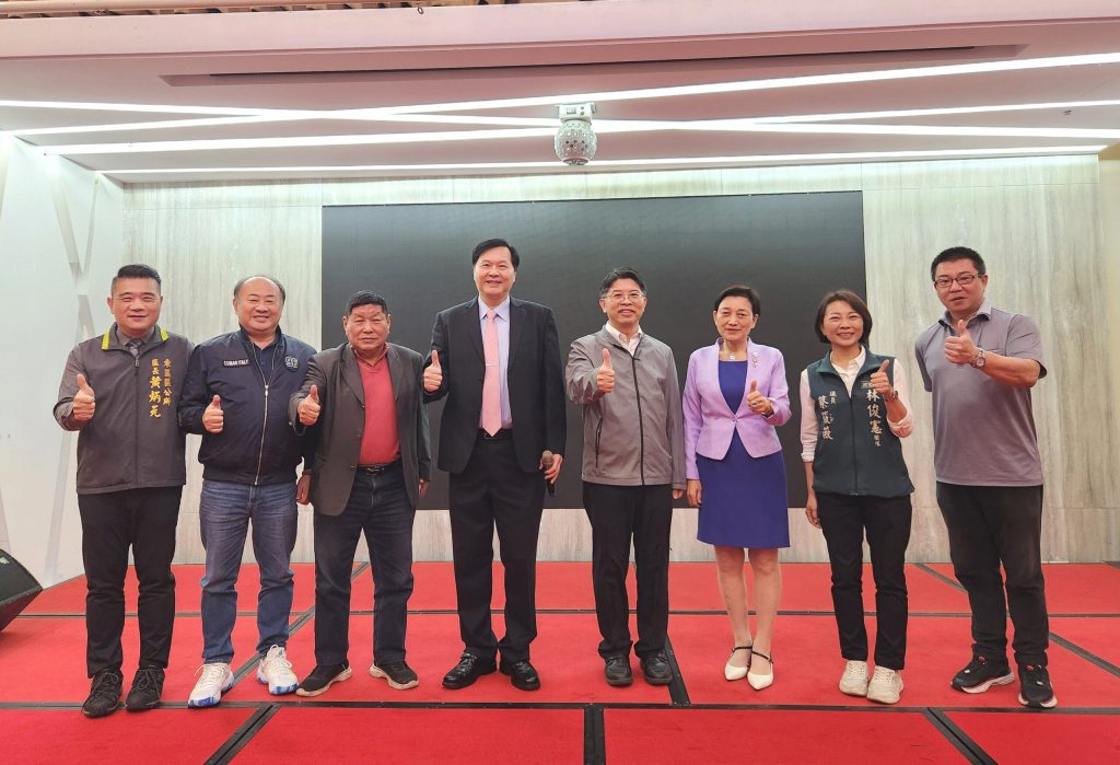 警民攜手守護台南　王正坤醫師春酒慰勞台南市警察局第一分局
