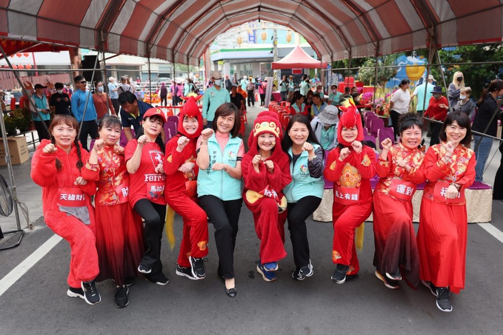 影音/2026「龍馬精神 田中齊騰」與神共舞好運來  民眾與神共舞擲骰拿紅包