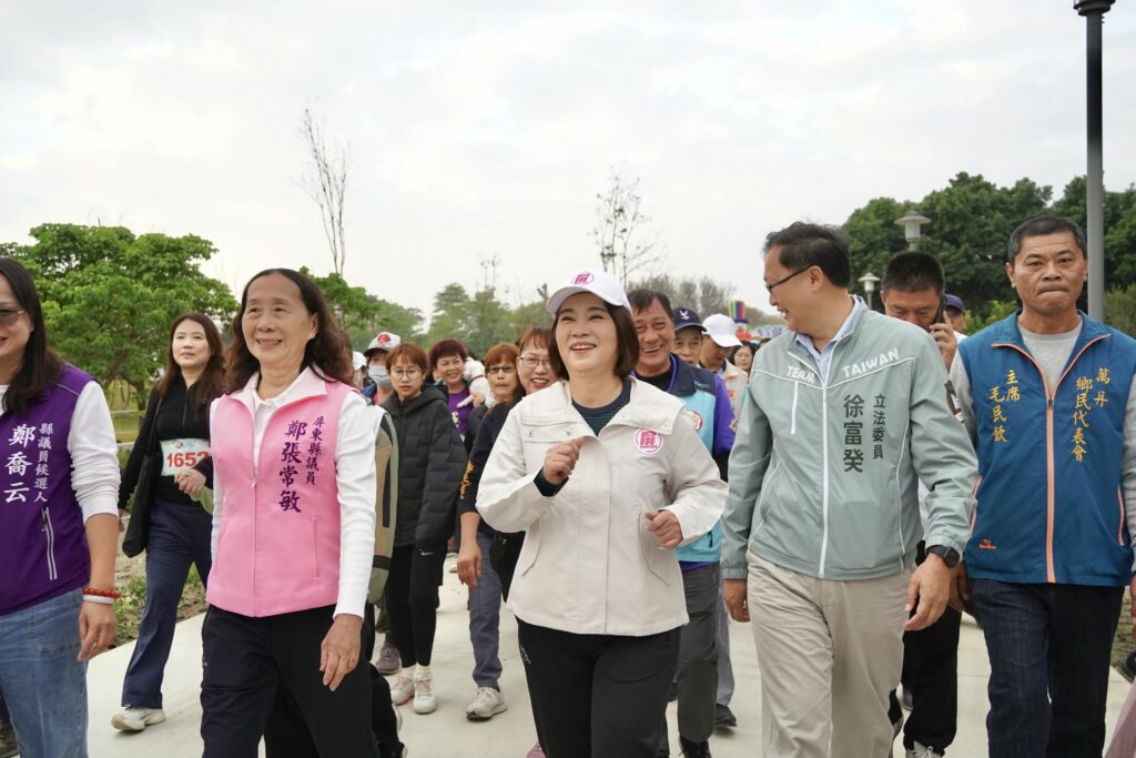 萬丹森林公園啟用　千人漫步芬多精步道