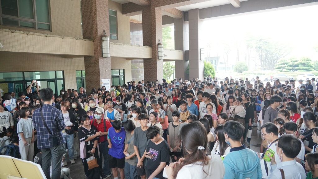 樹人醫專校園開放日爆滿！送藍牙耳機抽iPad　羽球賽45校239人同場競技
