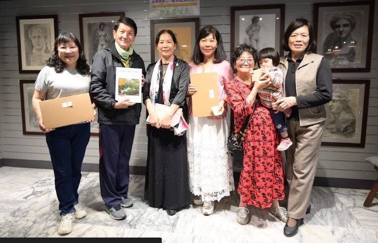 李盈瑩「愛與生活」藝術展即日起於畫廊咖啡（國三館）展出