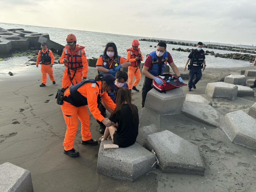 親水公園民眾落海 海巡署馳赴現場搜救
