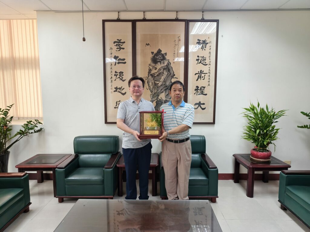 田中分局歡送第四組巡官田茂明危勞降齡自願退休