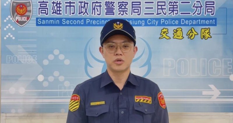 港灣新聞網 / 未保持安全距離釀追撞！高雄三民機車事故　恐挨罰1200元