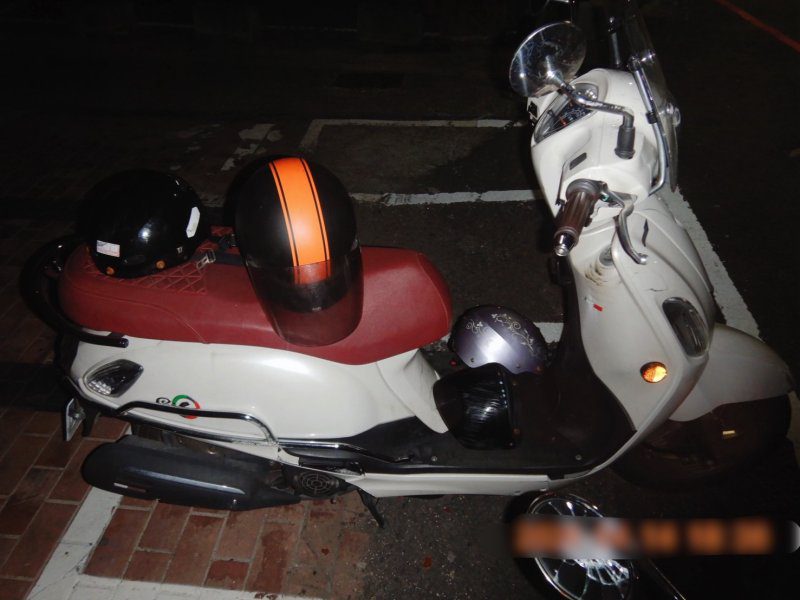 港灣新聞網 / 計程車擦撞機車竟肇逃！左營警火速鎖定駕駛　最高恐判5年