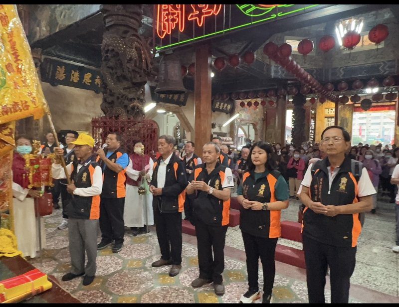港灣新聞網 / 百年信仰震撼登場！鳳邑開漳聖王廟送疏灰圓滿　萬人祈福出海消災