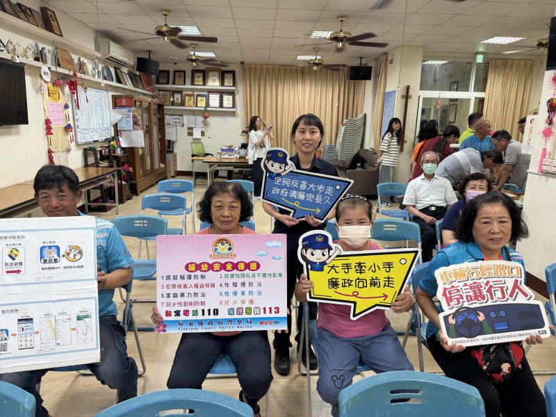 港灣新聞網 / AI詐騙、交通安全、反賄選一次到位！東港警深入社區全面宣導