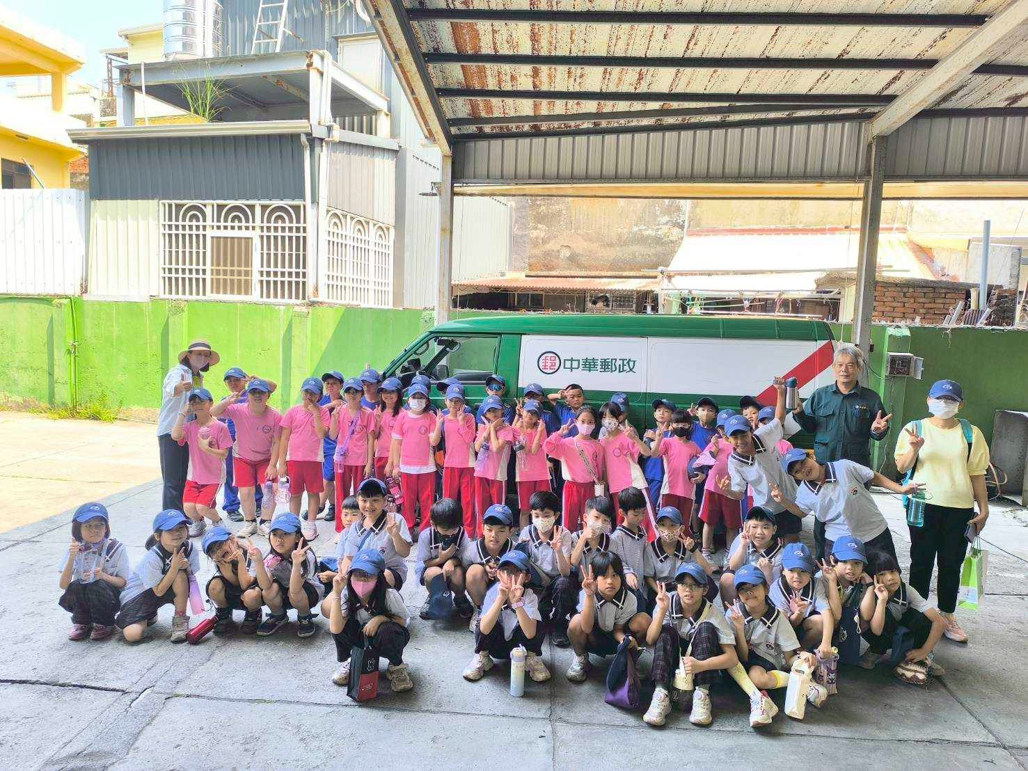 【體驗、互動、學習】屏東光春國小參訪潮州郵局，《探索及參悟》公共服務運作的成長之旅