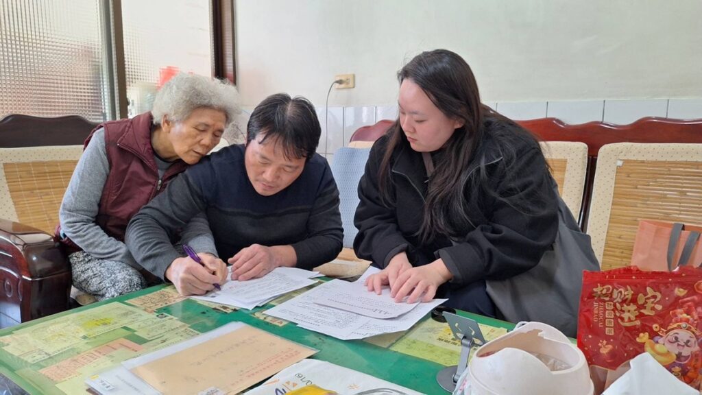 榮民遺孀肢障行動不便  榮服處為減奔波之苦協助辦理權益申請