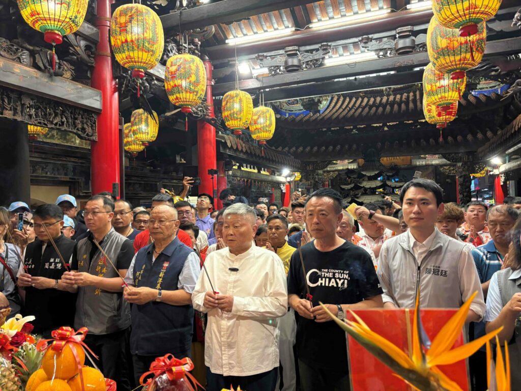 大甲媽回鑾啟程　新港萬人恭送場面盛大