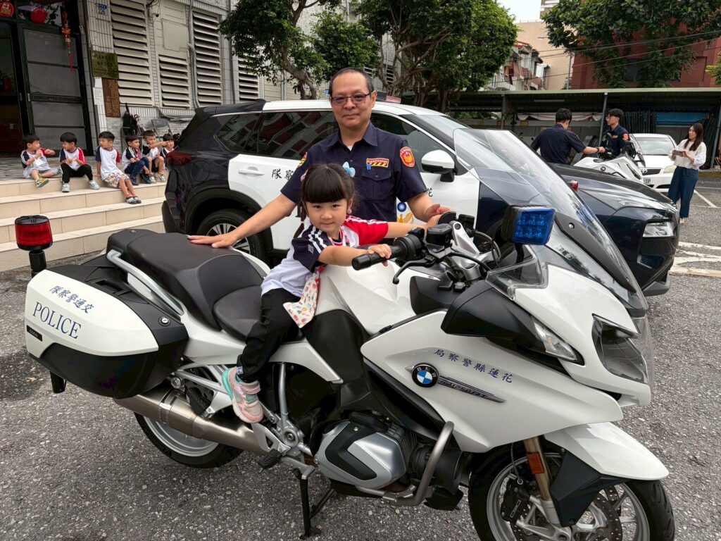 小小警察體驗趣  幼兒樂遊縣警局