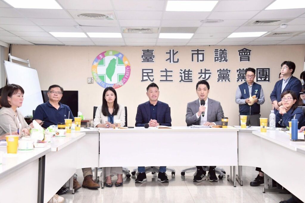 蔣萬安赴民進黨團溝通法案與預算　聚焦公務人力問題提因應對策