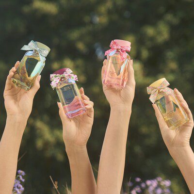 英國經典品牌 Laura Ashley 推出四款香水，靈感源自典藏印花