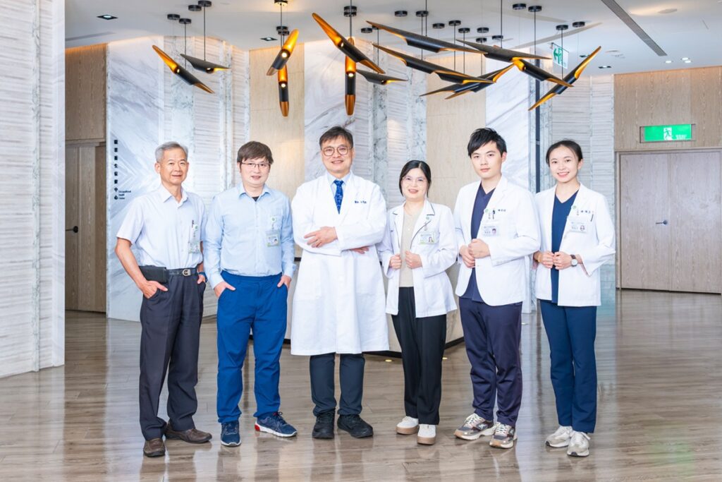 不拆矯具也能直接做光照治療  彰基榮獲阿基米德發明展金獎與特別獎