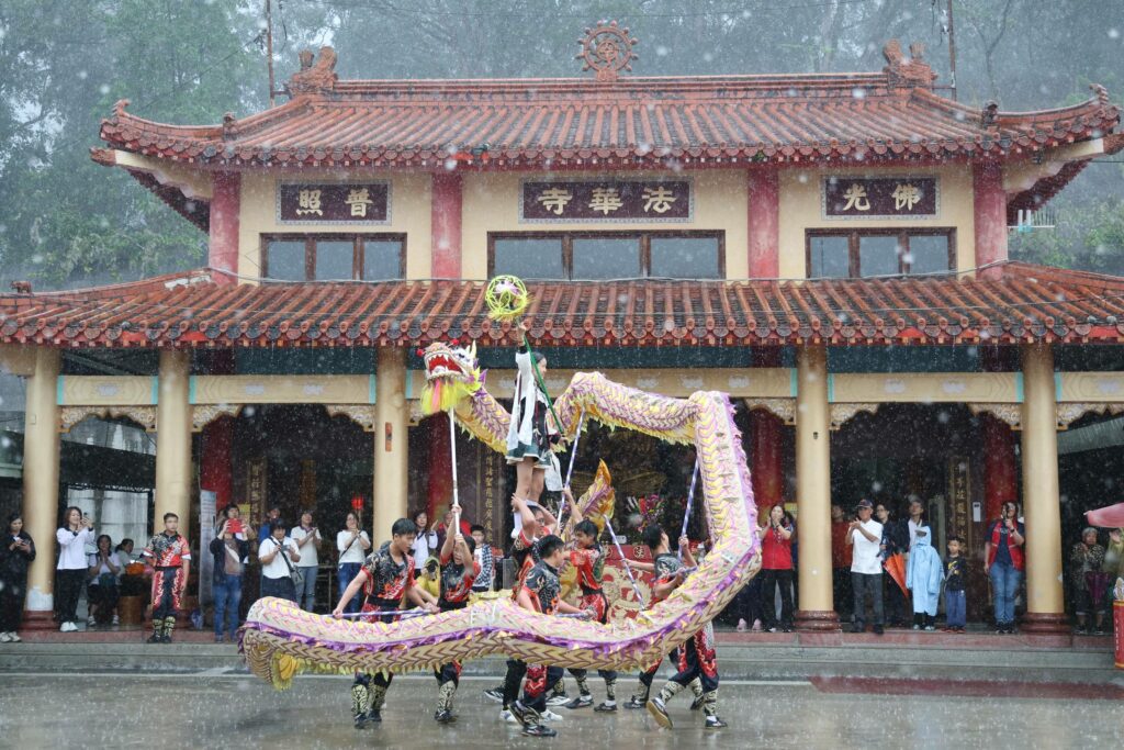 「香客成遊客」走進中寮龍鳳秘境！ 南投寺廟文化節融合公益帶動經濟熱潮