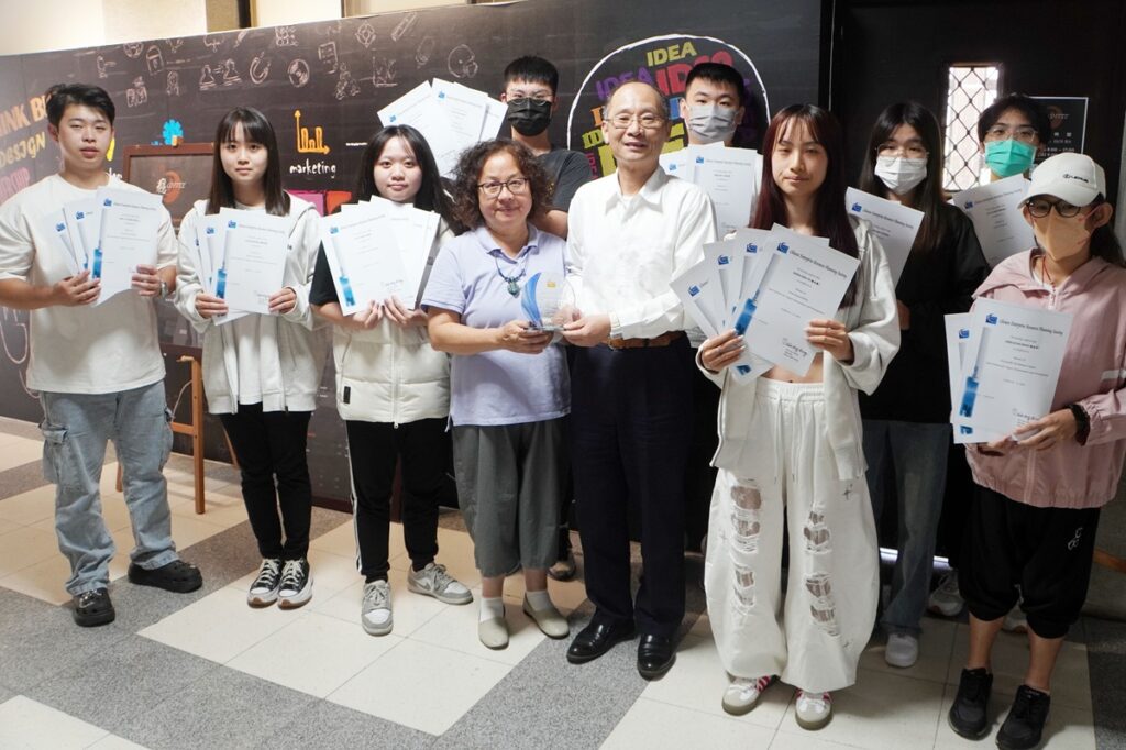 大葉企管系考取百張證照   榮獲大學院校E化教學優良獎