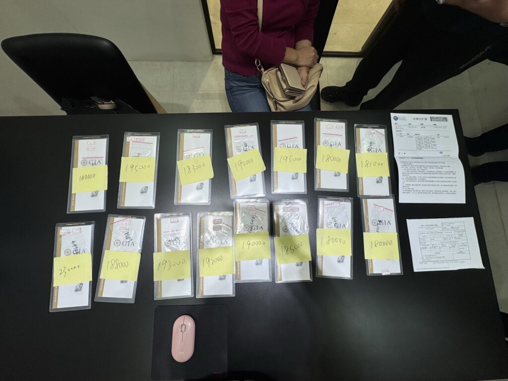 假鑽石連續詐財 警民合作強力阻詐　攔阻265萬元、查扣15顆假鑽石 犯嫌裝無辜仍遭逮
