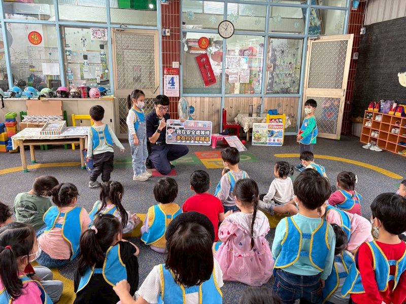 安全從童年開始!枋寮分局兒童節前夕走入幼兒園　多元安全教育扎根學童心中