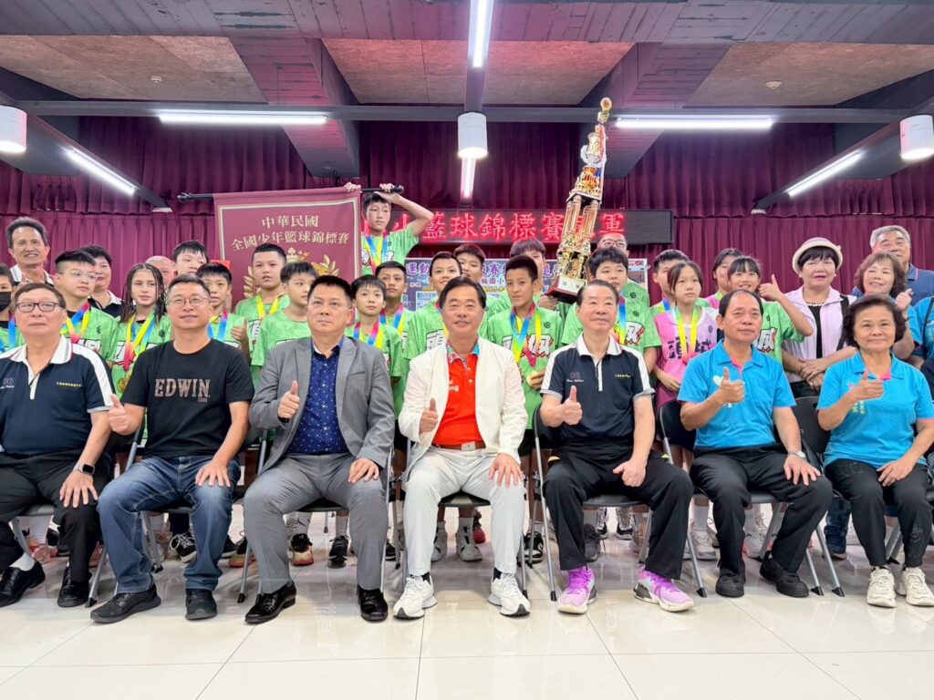 頭城國小籃球隊全國賽奪冠  鎮長頒獎金肯定榮耀
