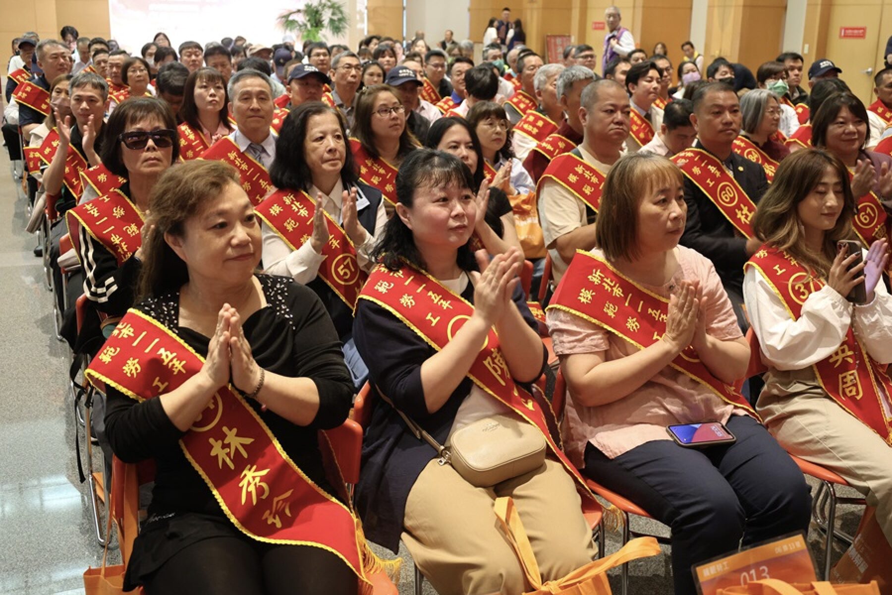 挺勞工、護運將！新北表揚 243 位代表     感謝模範勞工與優良駕駛默默付出