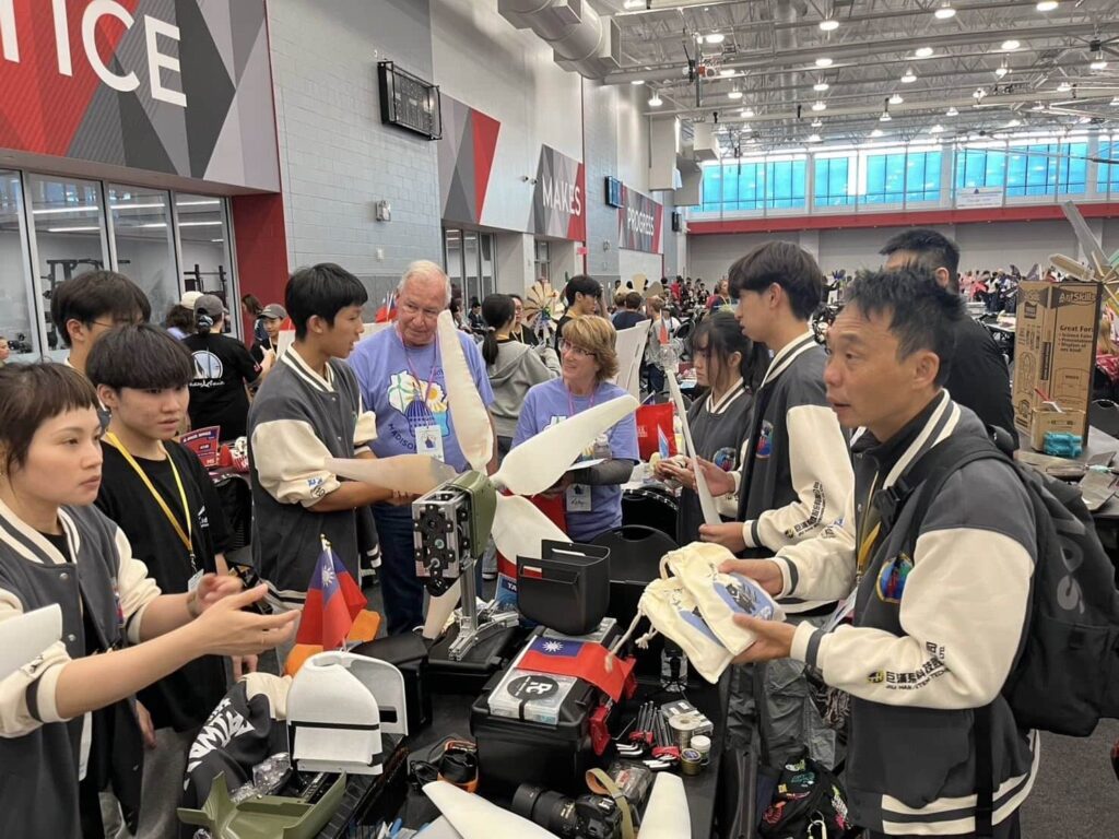台灣之光！　台中高工領軍跨校團隊 勇奪2026 KidWind風力能源高中組世界冠軍
