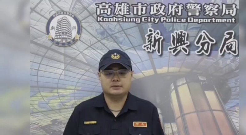 港灣新聞網 / 清晨失控衝馬路！35歲男酒後情緒暴走　警即時管束強制送醫
