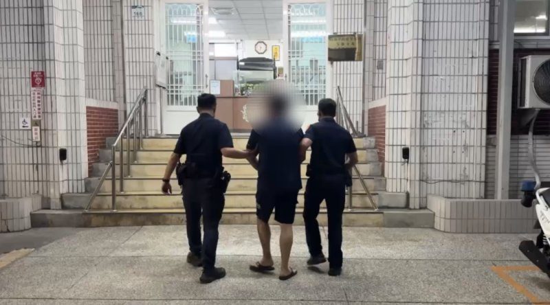 港灣新聞網 / 拒檢狂逃還撞警！苓雅警連開5槍制止　毒駕男自撞落網最高罰19萬