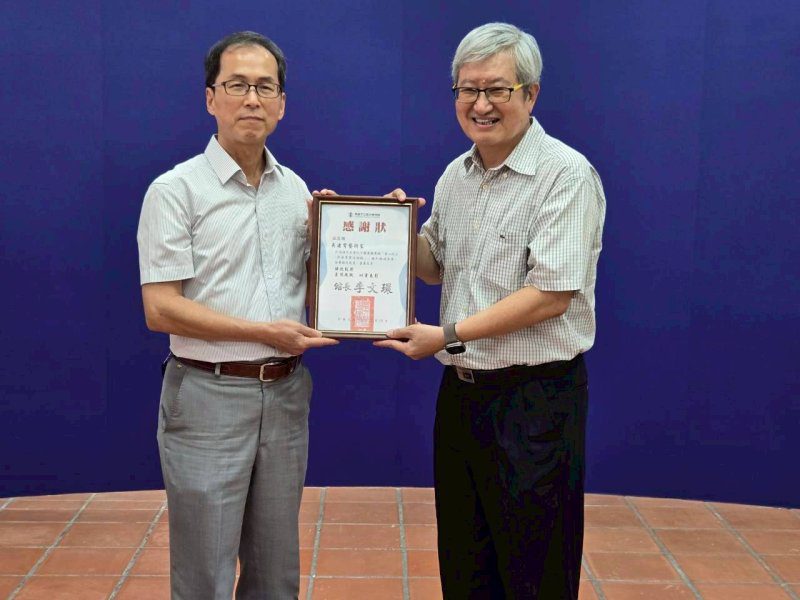港灣新聞網 / 70歲首展驚豔藝文界！吳連賞書法個展「賞心悅目」左營孔廟登場