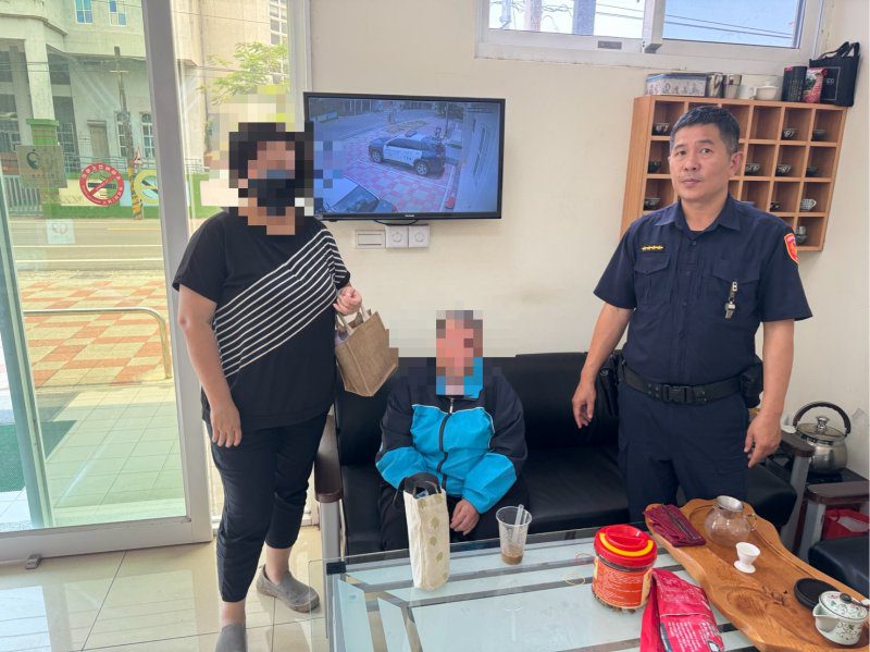 港灣新聞網 / 屏東婦人迷途街頭徘徊！內埔暖警細心查證助平安返家
