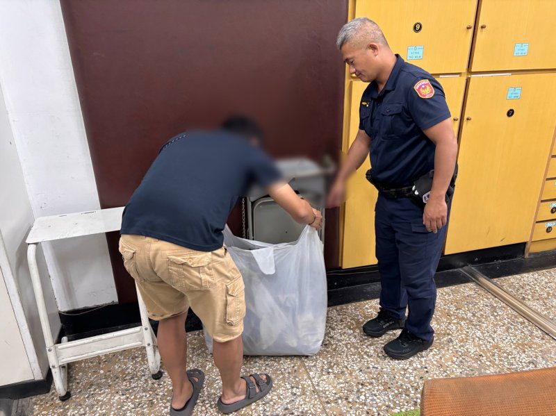 港灣新聞網 / 印尼移工洗衣店領不到愛妻衣物急報警　岡山警追查揭真相