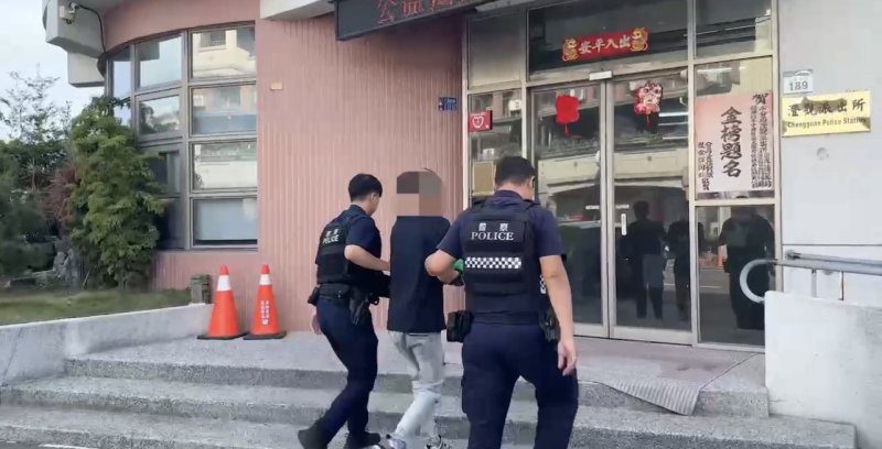 港灣新聞網 / 高雄毒販拒檢衝撞狂逃45公里！仁武警跨縣市圍捕　查獲227包毒品與喪屍煙彈