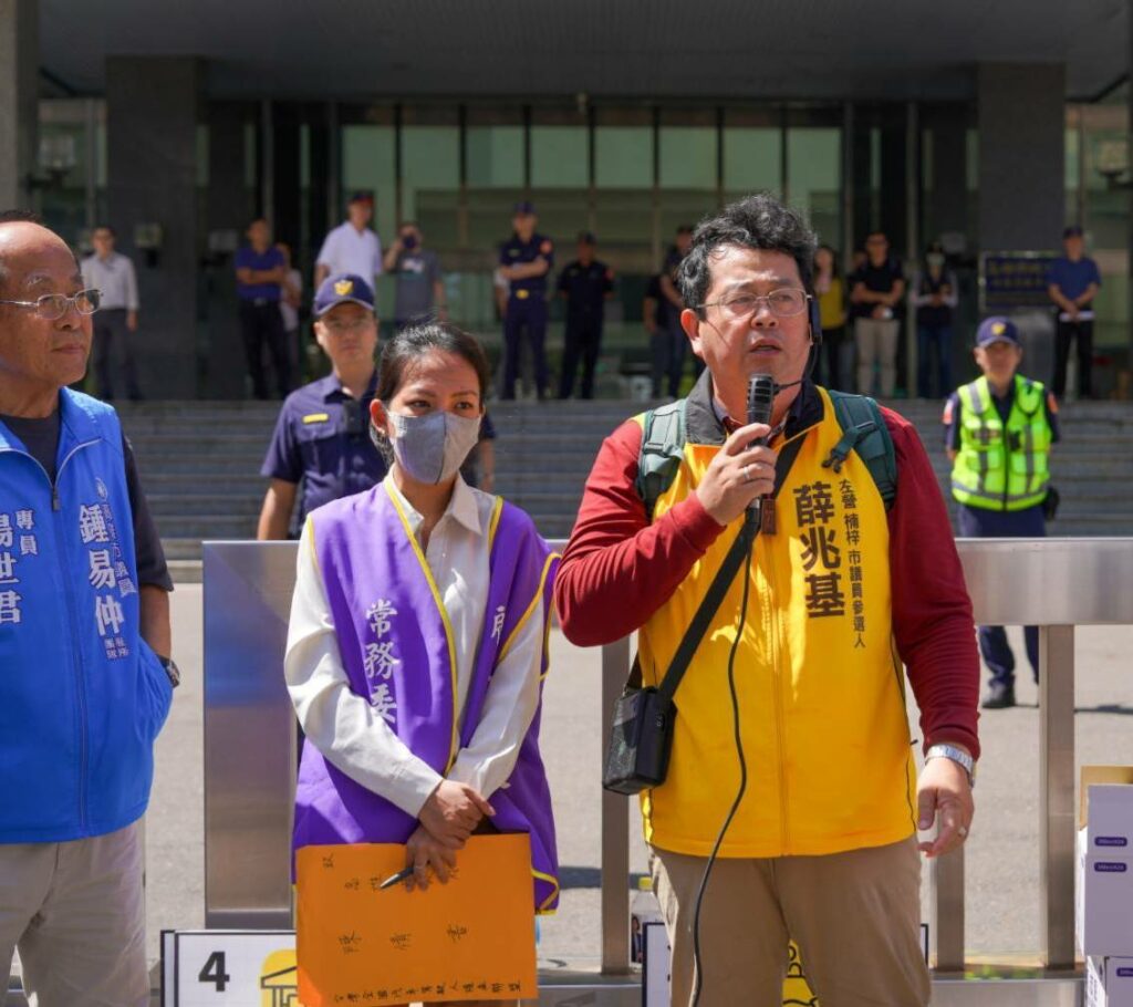 左楠議員參選人薛兆基呼籲，高雄率先建立交通轉型基金，別等司機失業才補救 面對AI、自動化與無人駕駛技術快速發展，基層運輸產業未來可能面臨巨大衝擊。