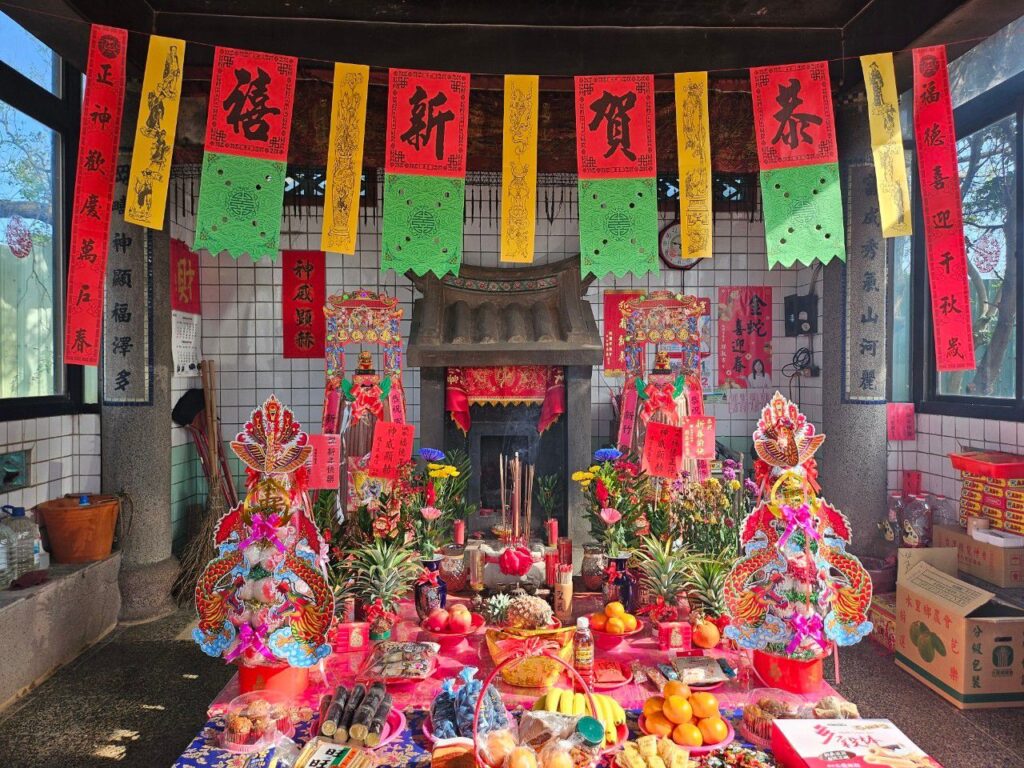 富岡開庄福德祠老伯公牽線！桃竹苗五尊土地公罕見同框　聯合包場力挺電影《三清》