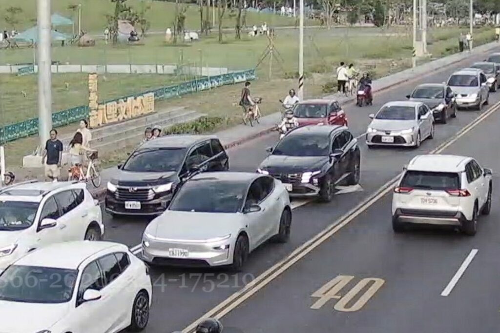 夕陽車潮引爆淡江大橋！新北交通局精準監測     假日下午 2 至 6 時啟動 3 大交維疏導