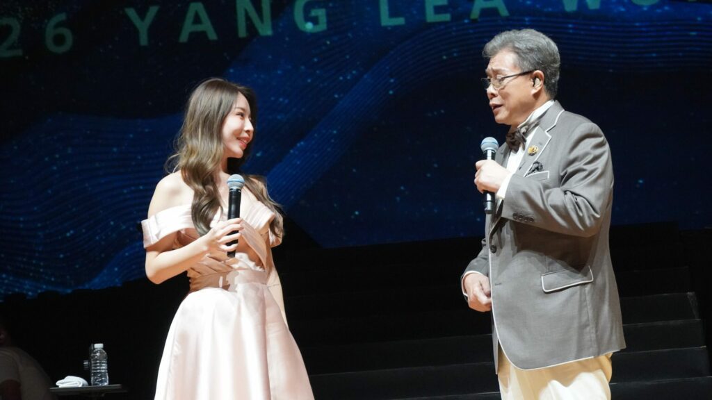 楊烈台南演唱會全場爆滿，蕭美琴自費相挺，半世紀歌聲滿載溫暖故事