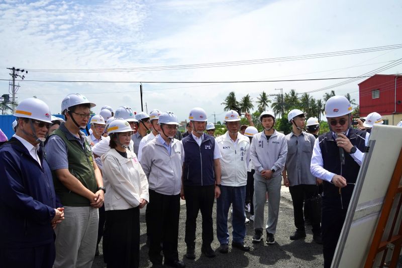 高鐵延伸屏東第一塊拼圖 卓揆支持臺鐵六塊厝站遷建計畫　周春米力爭屏東交通與產業升級