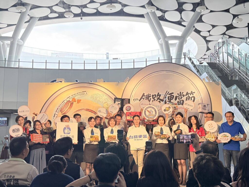 經典×創新一次開箱　鐵路便當節高雄場　熱鬧登場