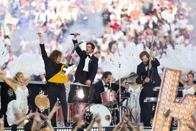 THE KILLERS 於 PEPSI® 呈獻的歐洲聯賽冠軍盃決賽 KICK OFF SHOW，綻放搖滾魅力
