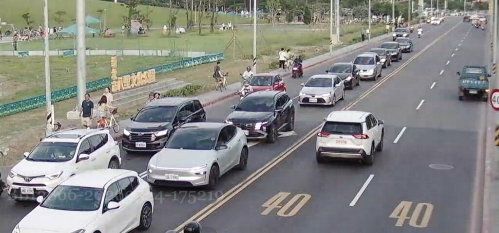 欣賞淡水夕陽不必擠上橋　交通局籲多搭大眾運輸
