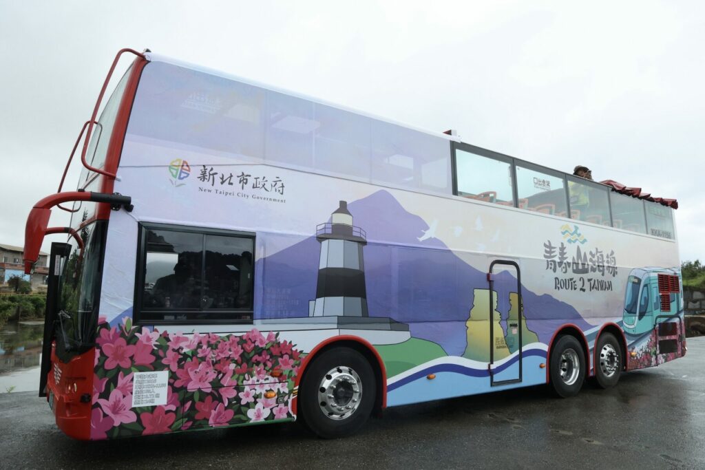 直上淡江大橋！青春山海線「景觀雙層巴士」5/12 首航     988 元搶先體驗