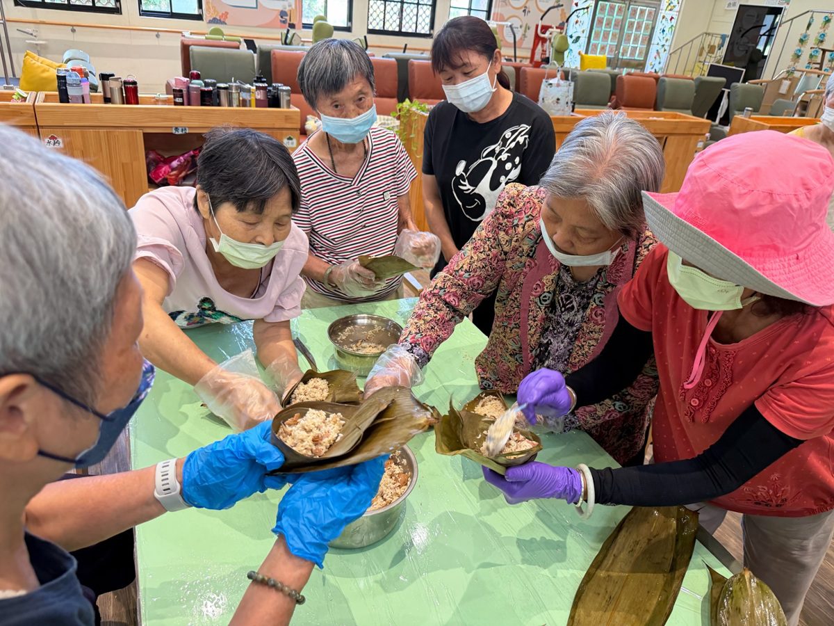 粽香傳愛迎端午  秀和苑四據點陪伴長輩重溫佳節溫情