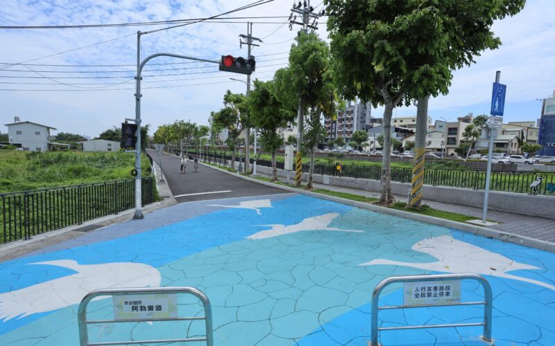 「旱溪豐原阿勃勒道」正式亮相！  中市打造人行友善水岸景觀廊道