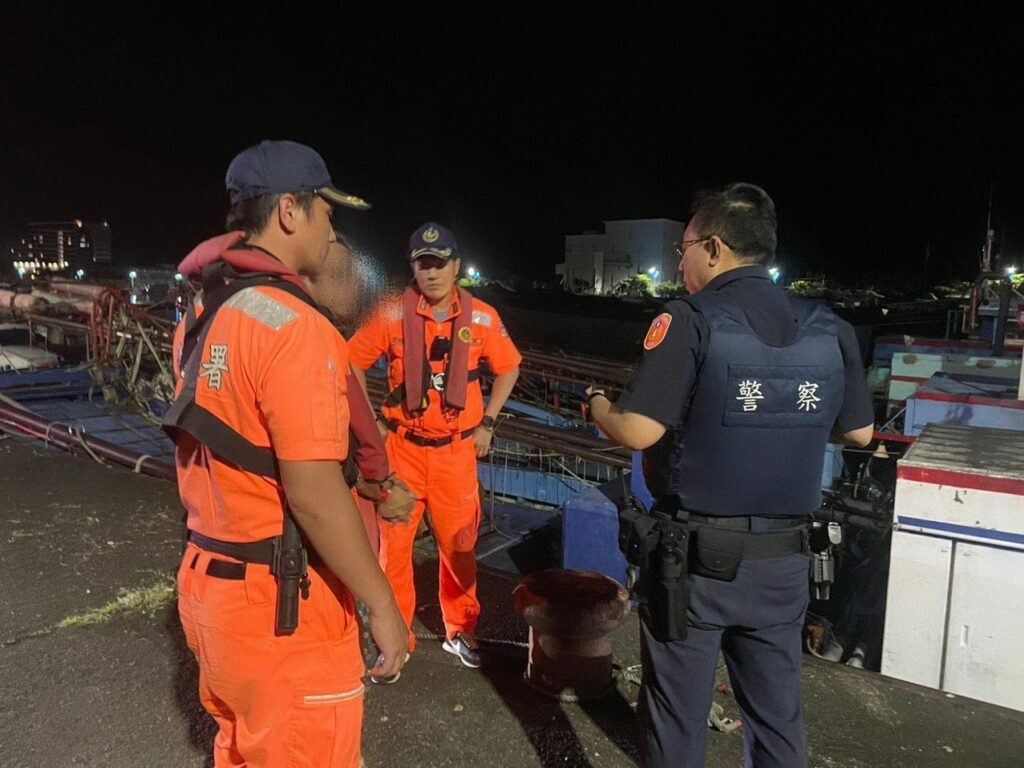 潛入烏石港漁船動機可疑 海巡機智查獲酒駕通緝犯