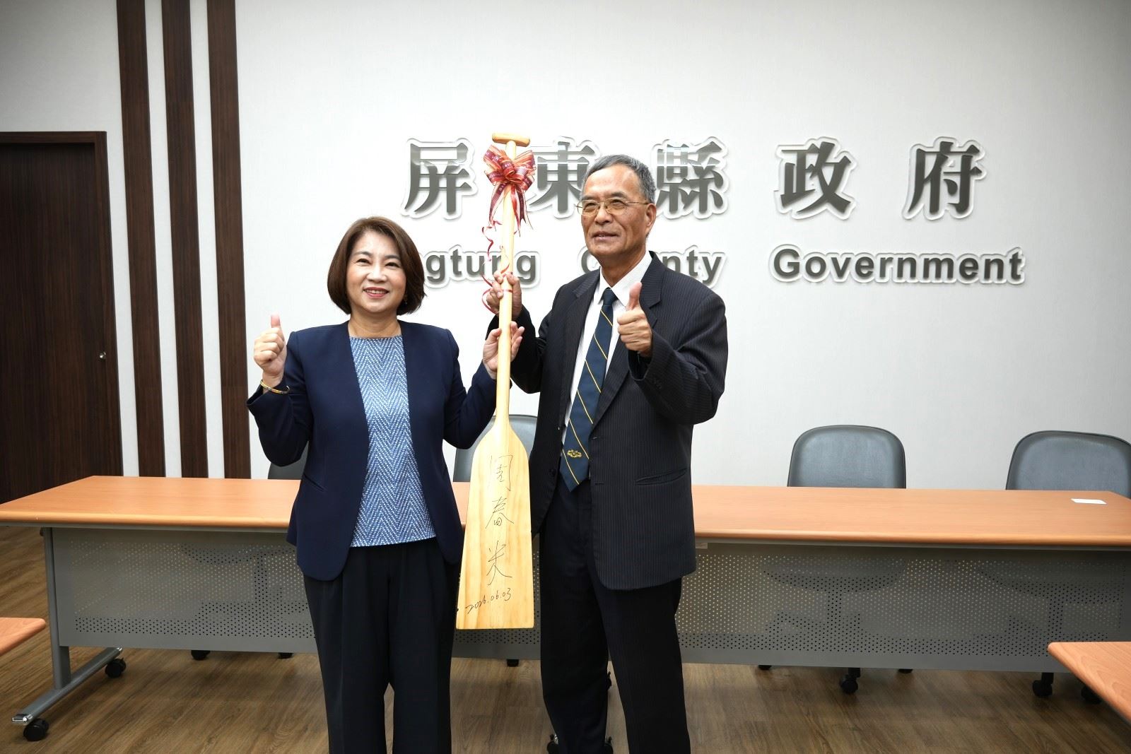 外籍學生組國際龍舟隊　縣長授槳勉勵全力以赴